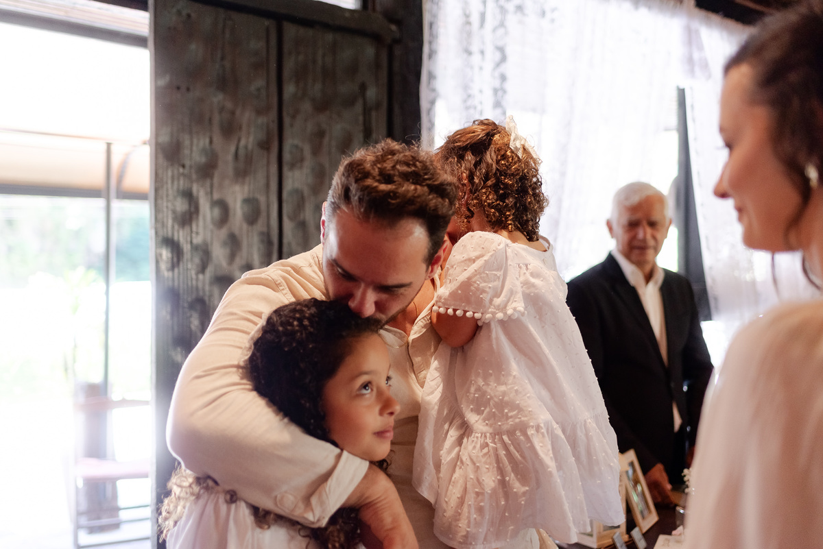casamento intimista em Nova Friburgo. Fotografia espontânea e natural. Fotografo documental de casamentos diurnos