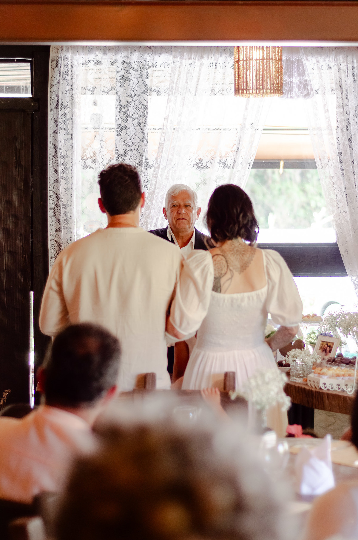 casamento intimista em Nova Friburgo. Fotografia espontânea e natural. Fotografo documental de casamentos diurnos