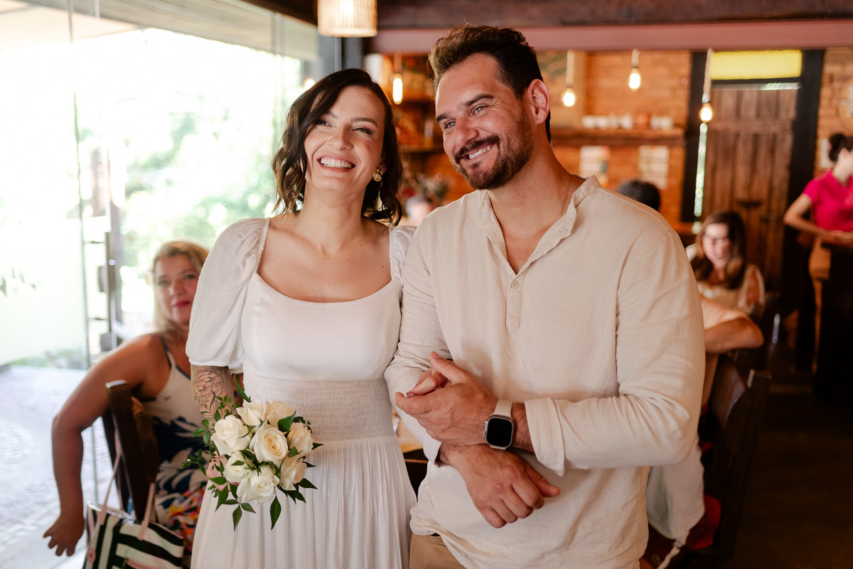 casamento intimista em Nova Friburgo. Fotografia espontânea e natural. Fotografo documental de casamentos diurnos