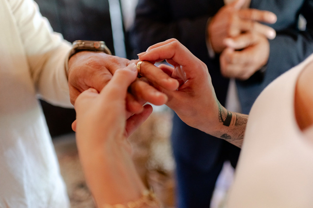 casamento intimista em Nova Friburgo. Fotografia espontânea e natural. Fotografo documental de casamentos diurnos