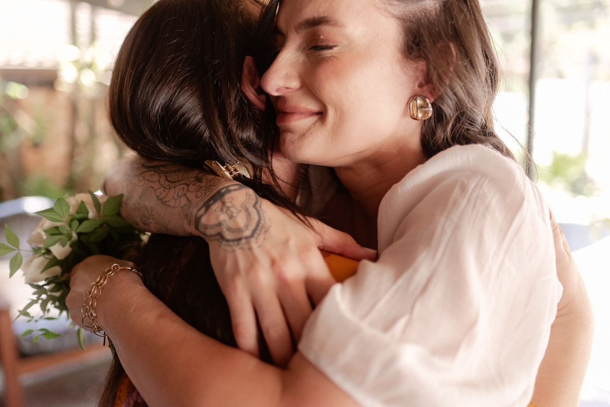 casamento intimista em Nova Friburgo. Fotografia espontânea e natural. Fotografo documental de casamentos diurnos