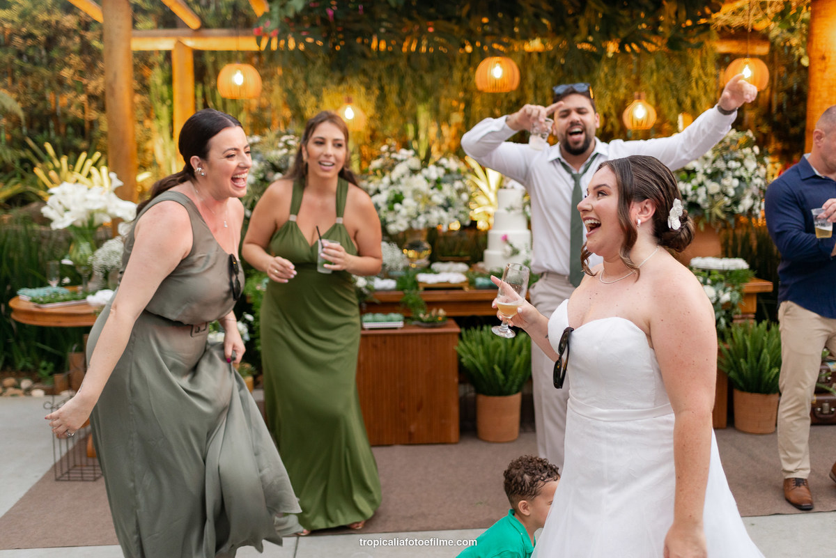Casamento ao ar livre em Nova Friburgo, região serrana do RJ.