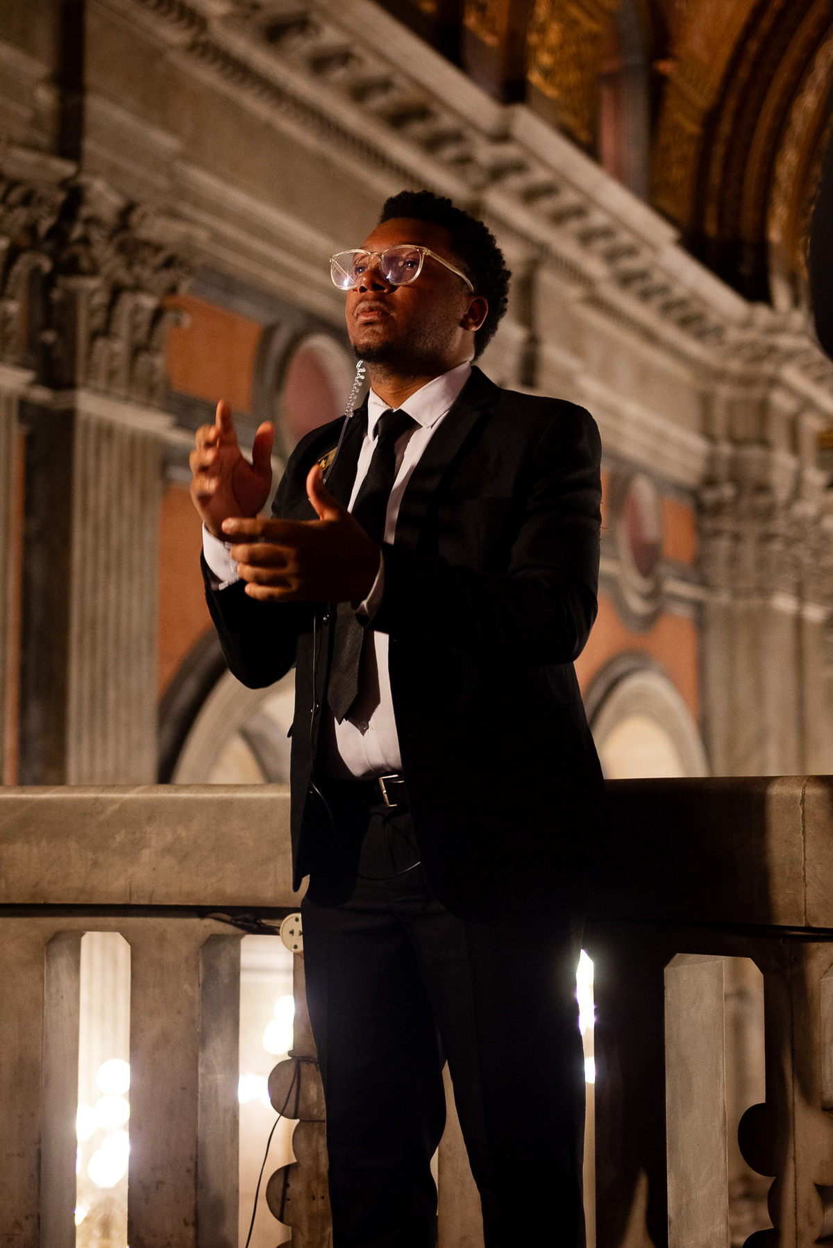 Casamento Católico na Igreja Nossa Senhora da Candelária com recepção no restaurante Cais do Oriente. Making Of no hotel Windsor. Foto e Filme Documental de casamentos no Rio de Janeiro.