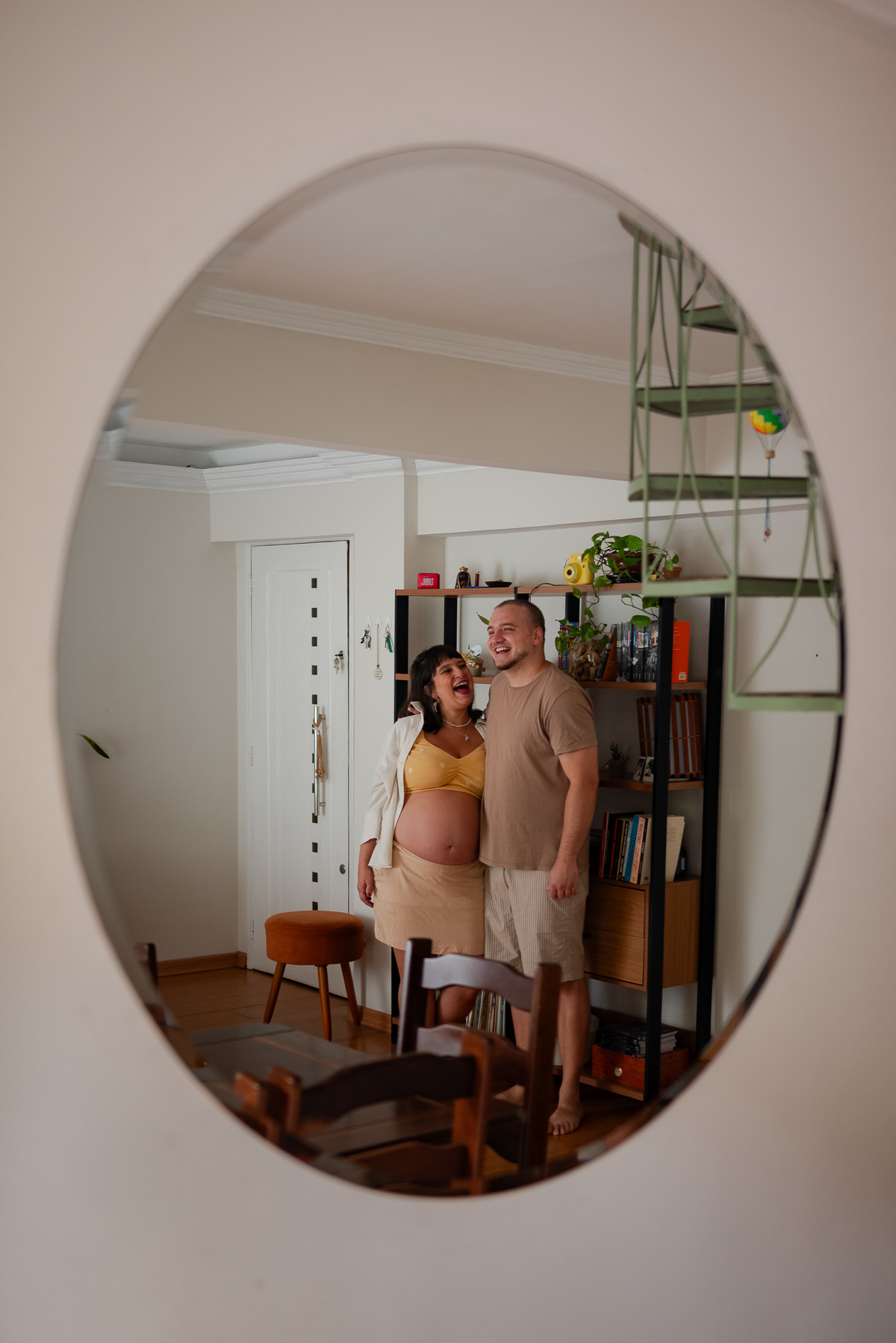 Ensaio gestante feito em casa em Nova Friburgo, região serrana do RJ.
Direção afetiva e espontânea contando a história da sua família crescendo de forma artístico e leve.