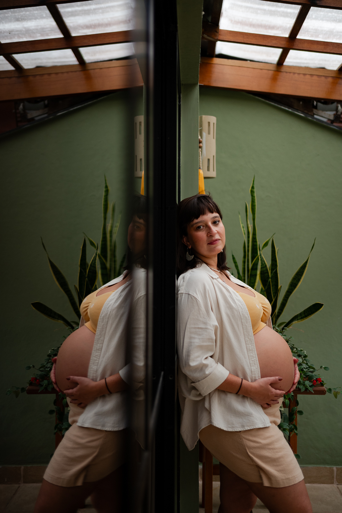 Ensaio gestante feito em casa em Nova Friburgo, região serrana do RJ.
Direção afetiva e espontânea contando a história da sua família crescendo de forma artístico e leve.