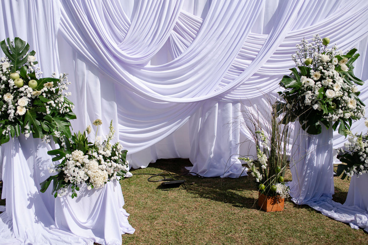 Casamento evangélico na Villa Massari em Nova Friburgo, região serrana do Rio de Janeiro.

Foto e Filme documental com registro espontâneo, leve e artístico.