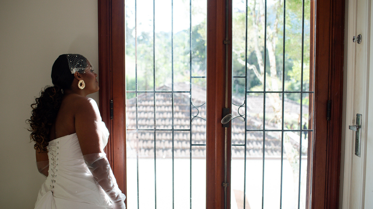 Casamento evangélico na Villa Massari em Nova Friburgo, região serrana do Rio de Janeiro.

Foto e Filme documental com registro espontâneo, leve e artístico.