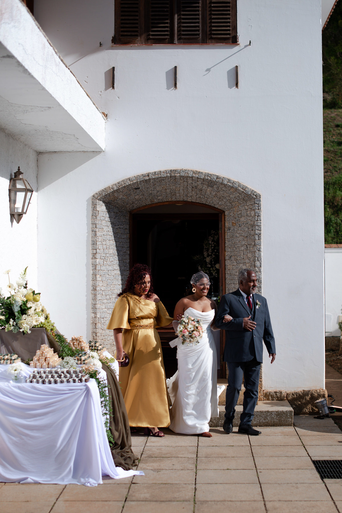 Casamento evangélico na Villa Massari em Nova Friburgo, região serrana do Rio de Janeiro.

Foto e Filme documental com registro espontâneo, leve e artístico.