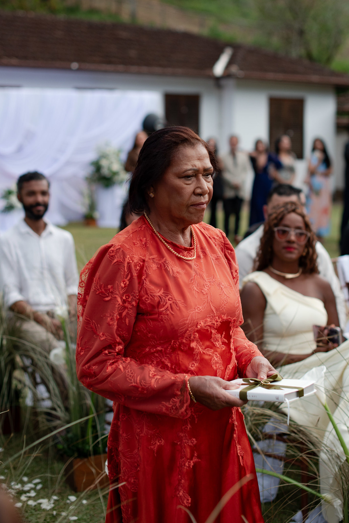 Casamento evangélico na Villa Massari em Nova Friburgo, região serrana do Rio de Janeiro.

Foto e Filme documental com registro espontâneo, leve e artístico.