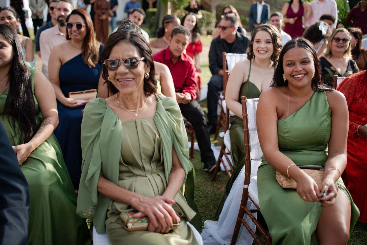 Casamento evangélico na Villa Massari em Nova Friburgo, região serrana do Rio de Janeiro.

Foto e Filme documental com registro espontâneo, leve e artístico.