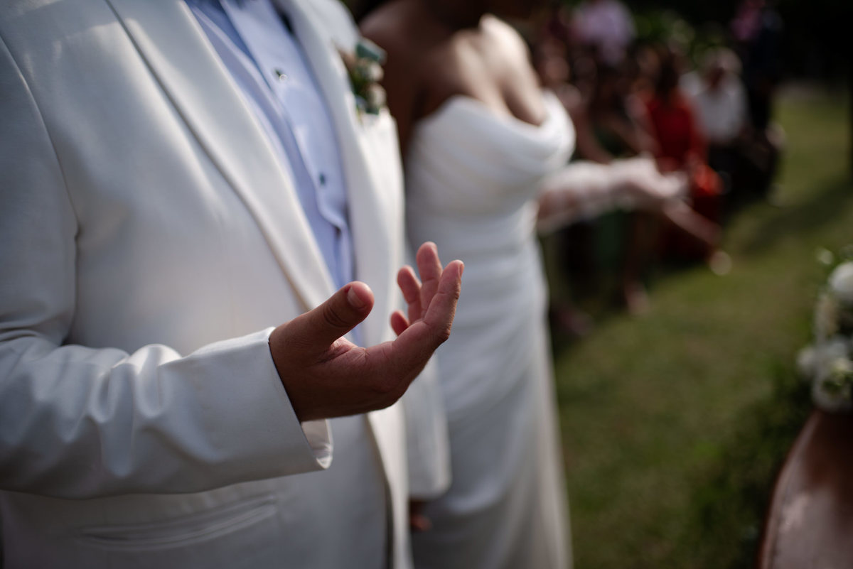 Casamento evangélico na Villa Massari em Nova Friburgo, região serrana do Rio de Janeiro.

Foto e Filme documental com registro espontâneo, leve e artístico.
