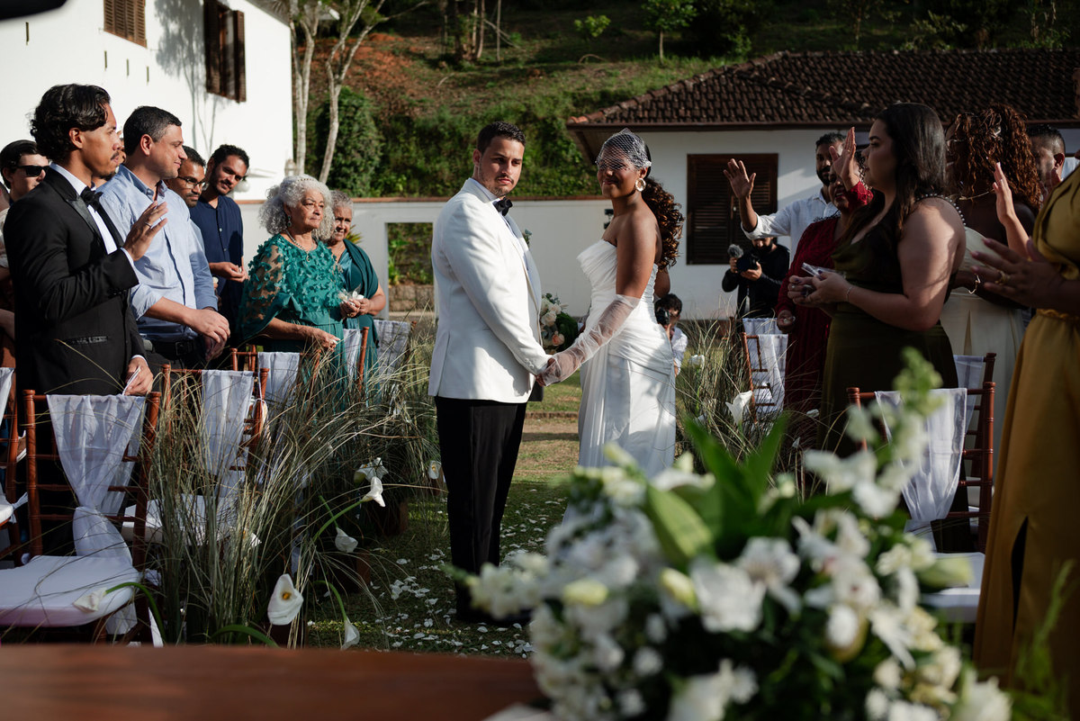 Casamento evangélico na Villa Massari em Nova Friburgo, região serrana do Rio de Janeiro.

Foto e Filme documental com registro espontâneo, leve e artístico.