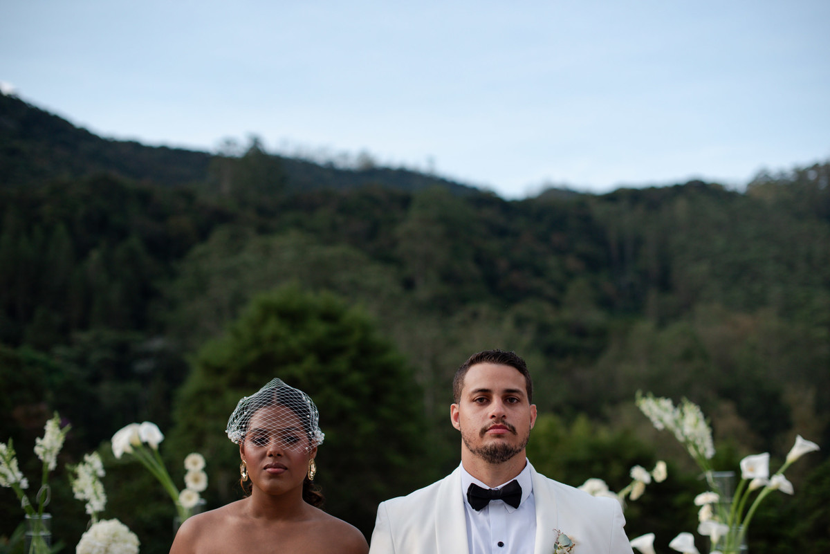 Casamento evangélico na Villa Massari em Nova Friburgo, região serrana do Rio de Janeiro.

Foto e Filme documental com registro espontâneo, leve e artístico.
