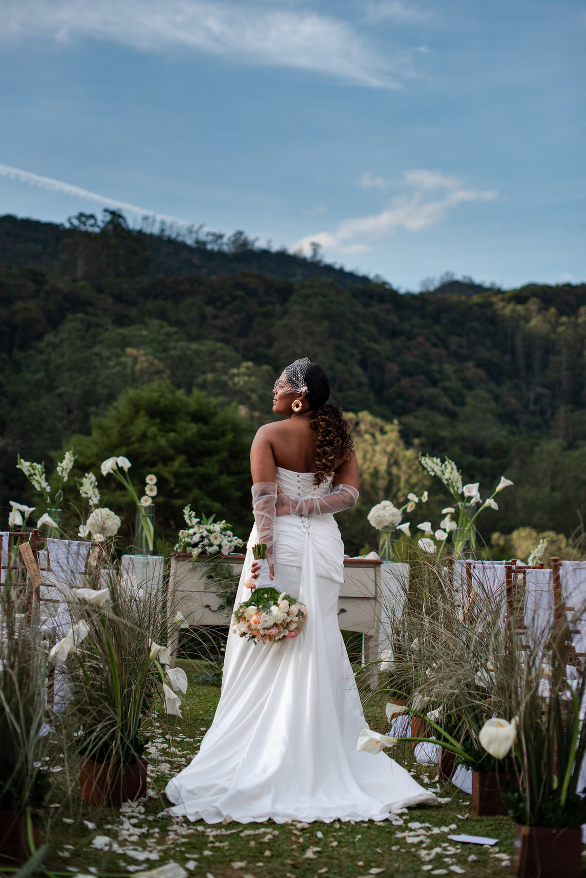 Casamento evangélico na Villa Massari em Nova Friburgo, região serrana do Rio de Janeiro.

Foto e Filme documental com registro espontâneo, leve e artístico.