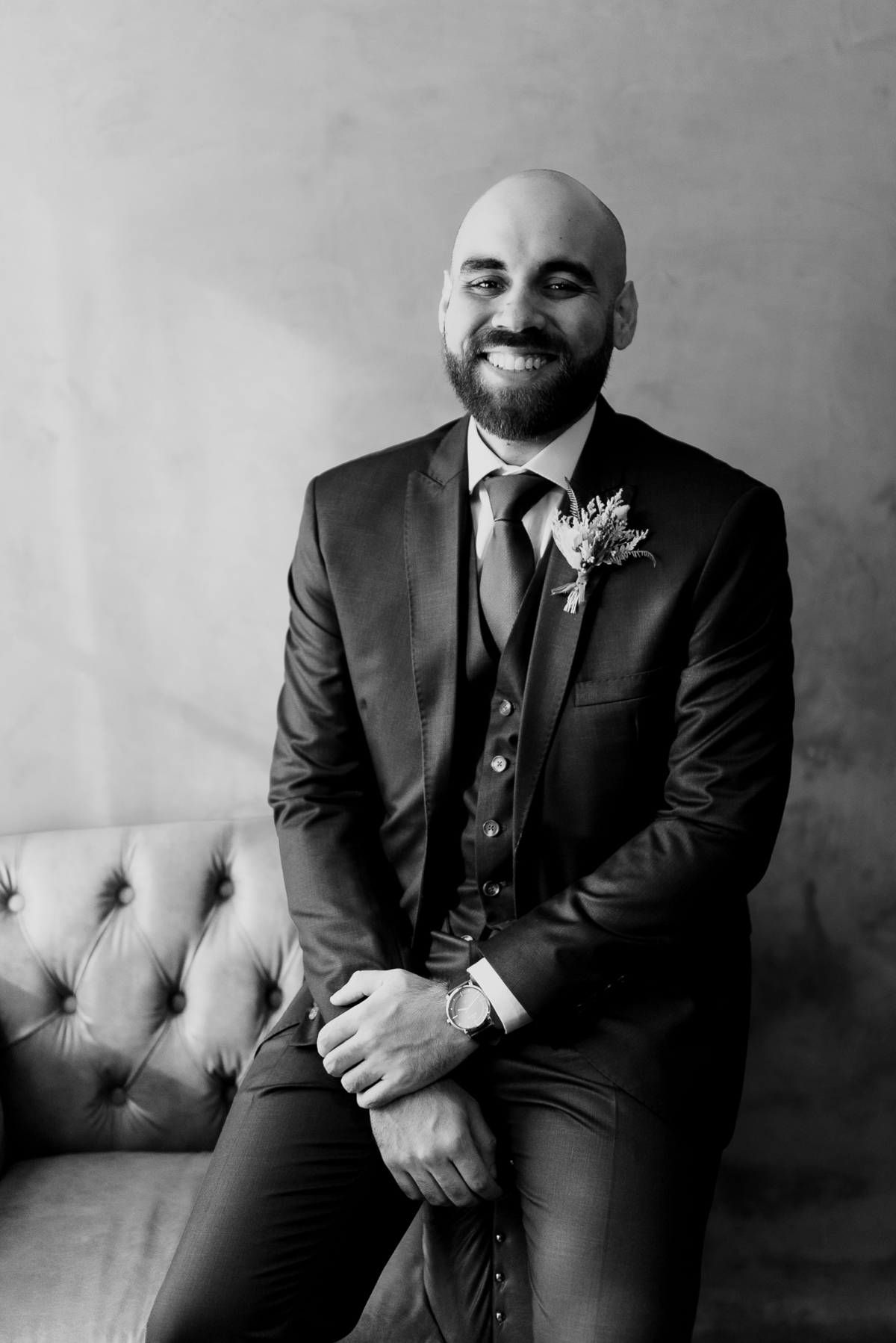 Casamento no fim de tarde na casa de festa Mirante Juruá, localizada em Mairiporã - SP. Foto e Filme documental de casamentos para casais que buscam um registro espontâneo, leve, divertido e  natural.