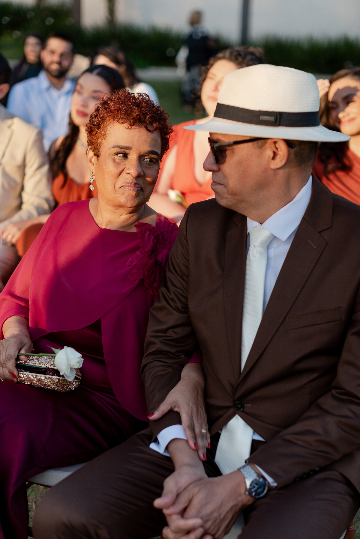 Casamento no fim de tarde na casa de festa Mirante Juruá, localizada em Mairiporã - SP. Foto e Filme documental de casamentos para casais que buscam um registro espontâneo, leve, divertido e  natural.