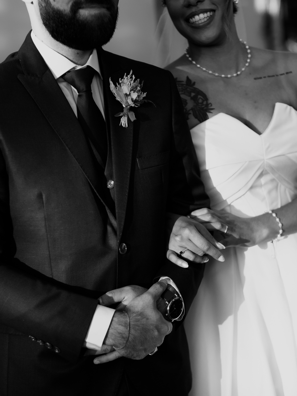 Casamento no fim de tarde na casa de festa Mirante Juruá, localizada em Mairiporã - SP. Foto e Filme documental de casamentos para casais que buscam um registro espontâneo, leve, divertido e  natural.