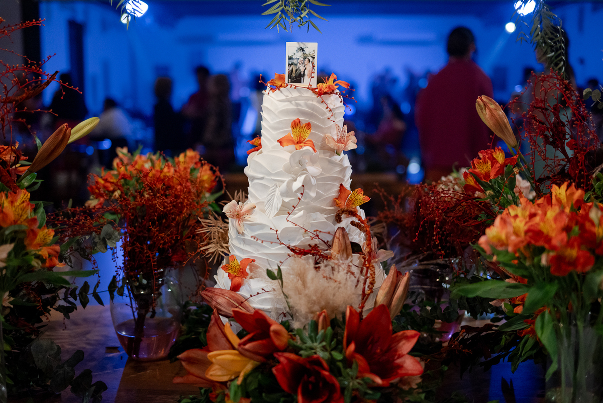 Casamento no fim de tarde na casa de festa Mirante Juruá, localizada em Mairiporã - SP. Foto e Filme documental de casamentos para casais que buscam um registro espontâneo, leve, divertido e  natural.