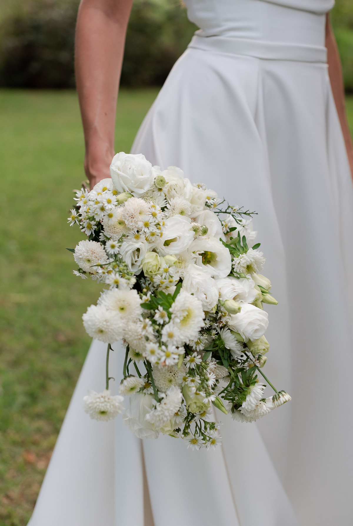 Foto e Filme documental de casamento na casa de festa Sítio Quero-Quero em Limeira, São Paulo.  Registro espontâneo, natural, artístico e autêntico para casais que querem viver livremente o dia do casamento. Tropicália Foto e Filme de Casamentos