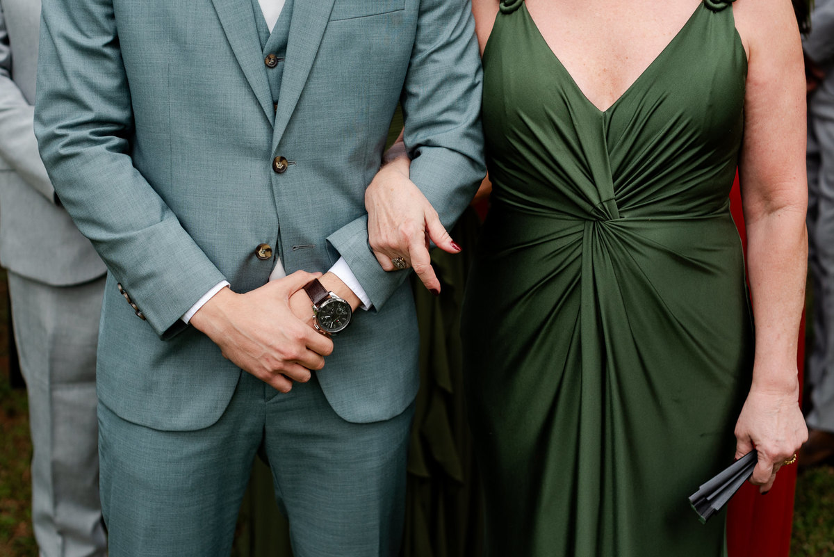 Foto e Filme documental de casamento na casa de festa Sítio Quero-Quero em Limeira, São Paulo.  Registro espontâneo, natural, artístico e autêntico para casais que querem viver livremente o dia do casamento. Tropicália Foto e Filme de Casamentos