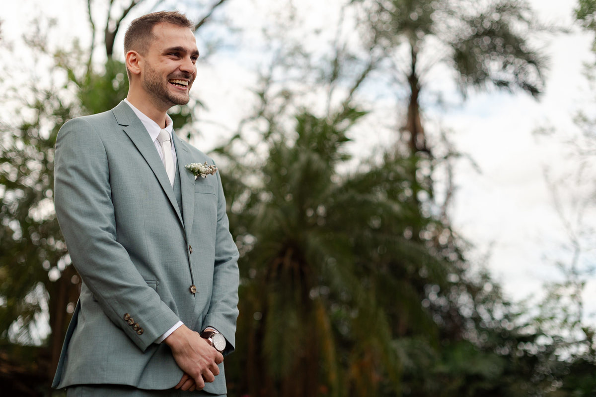 Foto e Filme documental de casamento na casa de festa Sítio Quero-Quero em Limeira, São Paulo.  Registro espontâneo, natural, artístico e autêntico para casais que querem viver livremente o dia do casamento. Tropicália Foto e Filme de Casamentos