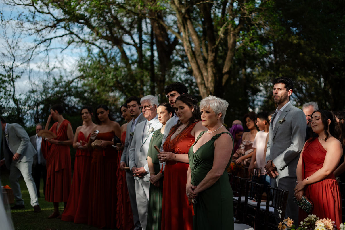 Foto e Filme documental de casamento na casa de festa Sítio Quero-Quero em Limeira, São Paulo.  Registro espontâneo, natural, artístico e autêntico para casais que querem viver livremente o dia do casamento. Tropicália Foto e Filme de Casamentos