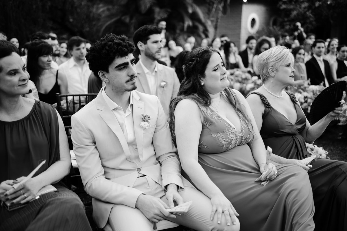 Foto e Filme documental de casamento na casa de festa Sítio Quero-Quero em Limeira, São Paulo.  Registro espontâneo, natural, artístico e autêntico para casais que querem viver livremente o dia do casamento. Tropicália Foto e Filme de Casamentos