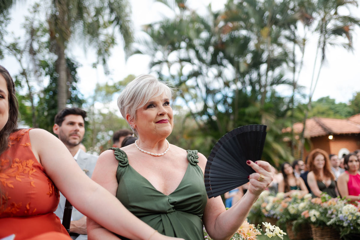 Foto e Filme documental de casamento na casa de festa Sítio Quero-Quero em Limeira, São Paulo.  Registro espontâneo, natural, artístico e autêntico para casais que querem viver livremente o dia do casamento. Tropicália Foto e Filme de Casamentos
