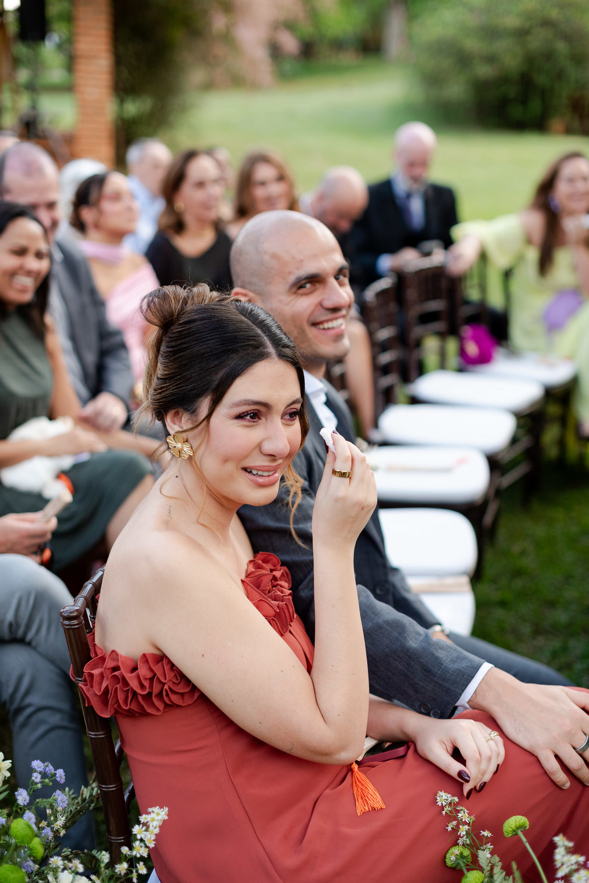 Foto e Filme documental de casamento na casa de festa Sítio Quero-Quero em Limeira, São Paulo.  Registro espontâneo, natural, artístico e autêntico para casais que querem viver livremente o dia do casamento. Tropicália Foto e Filme de Casamentos
