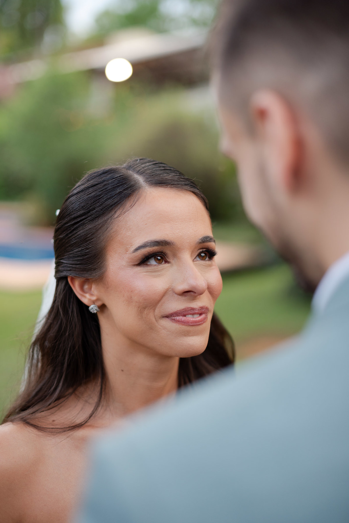 Foto e Filme documental de casamento na casa de festa Sítio Quero-Quero em Limeira, São Paulo.  Registro espontâneo, natural, artístico e autêntico para casais que querem viver livremente o dia do casamento. Tropicália Foto e Filme de Casamentos