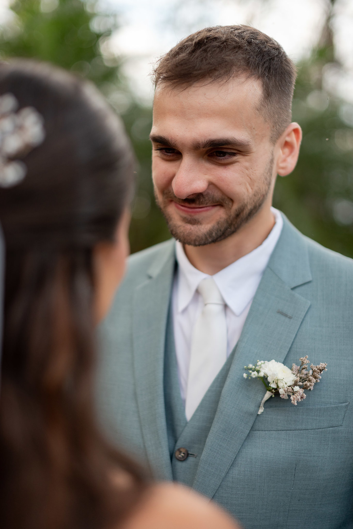 Foto e Filme documental de casamento na casa de festa Sítio Quero-Quero em Limeira, São Paulo.  Registro espontâneo, natural, artístico e autêntico para casais que querem viver livremente o dia do casamento. Tropicália Foto e Filme de Casamentos