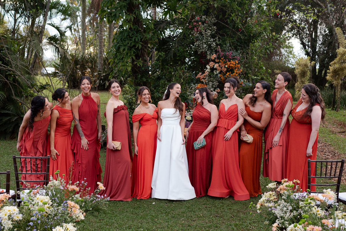 Foto e Filme documental de casamento na casa de festa Sítio Quero-Quero em Limeira, São Paulo.  Registro espontâneo, natural, artístico e autêntico para casais que querem viver livremente o dia do casamento. Tropicália Foto e Filme de Casamentos