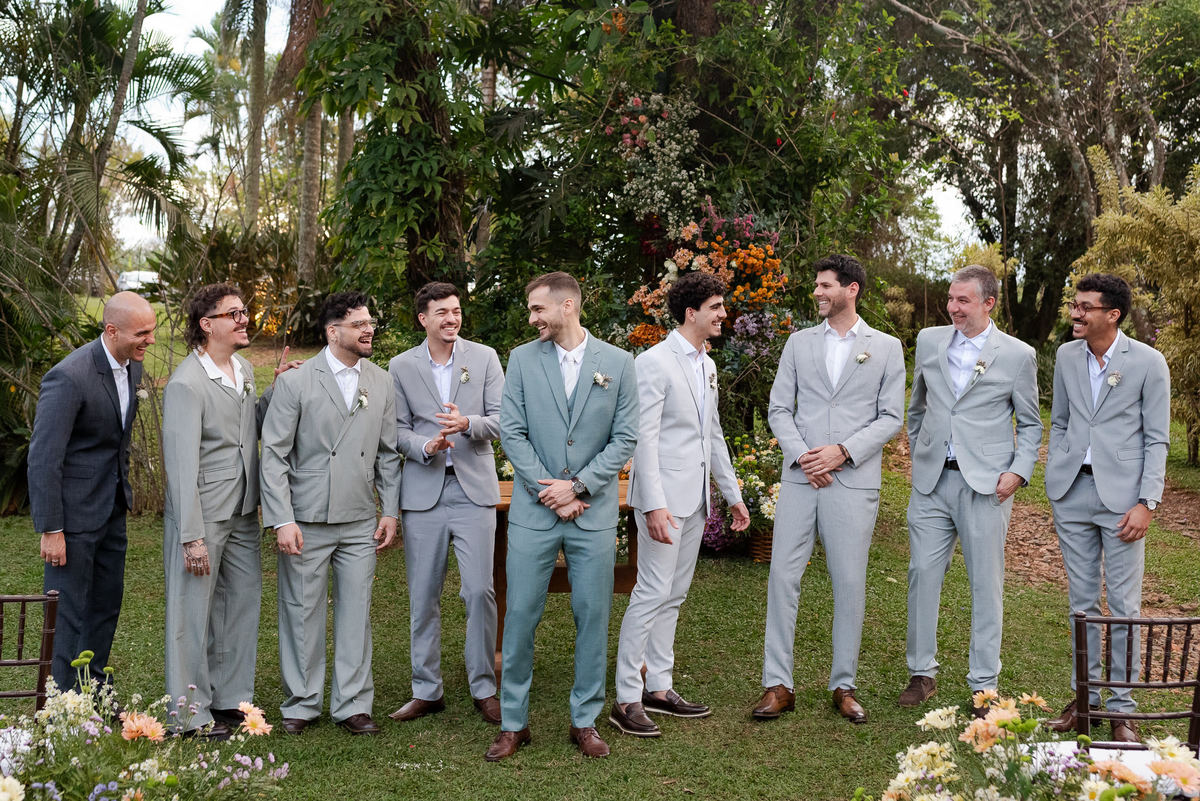 Foto e Filme documental de casamento na casa de festa Sítio Quero-Quero em Limeira, São Paulo.  Registro espontâneo, natural, artístico e autêntico para casais que querem viver livremente o dia do casamento. Tropicália Foto e Filme de Casamentos