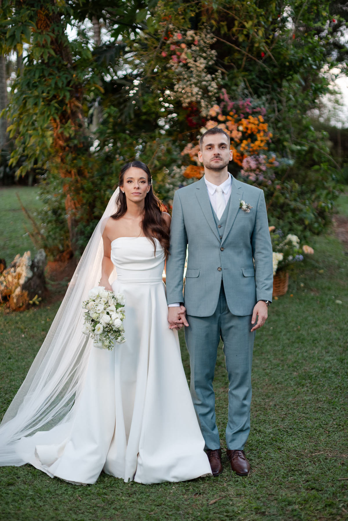 Foto e Filme documental de casamento na casa de festa Sítio Quero-Quero em Limeira, São Paulo.  Registro espontâneo, natural, artístico e autêntico para casais que querem viver livremente o dia do casamento. Tropicália Foto e Filme de Casamentos