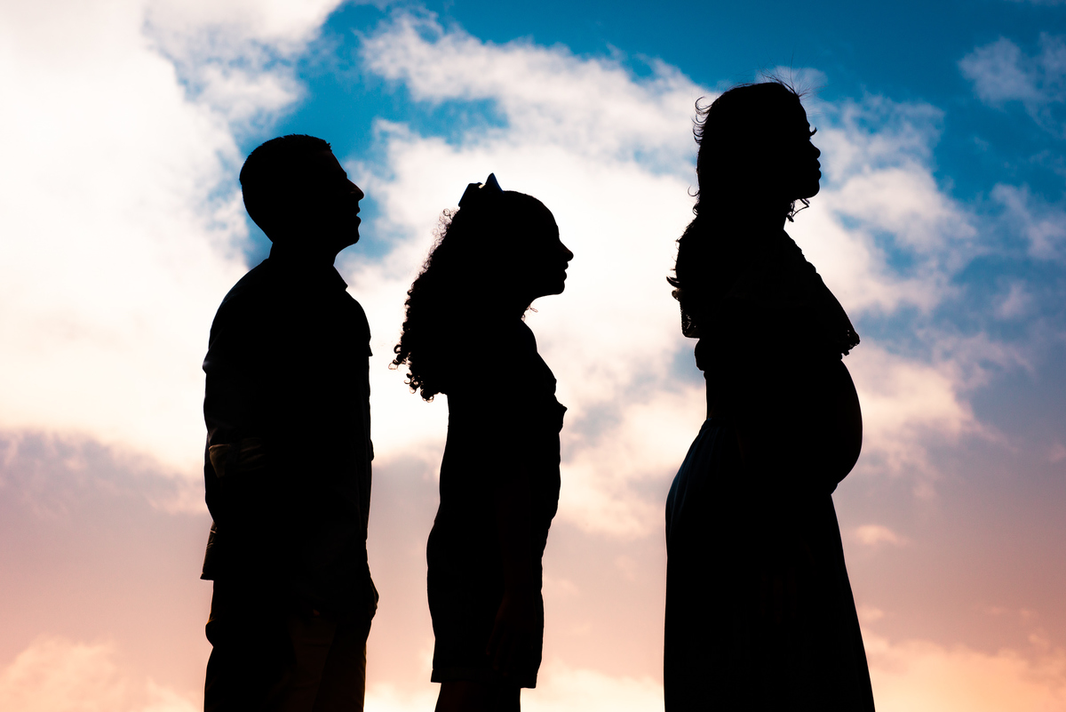 Ensaio gestante em Nova Friburgo, silhueta da família