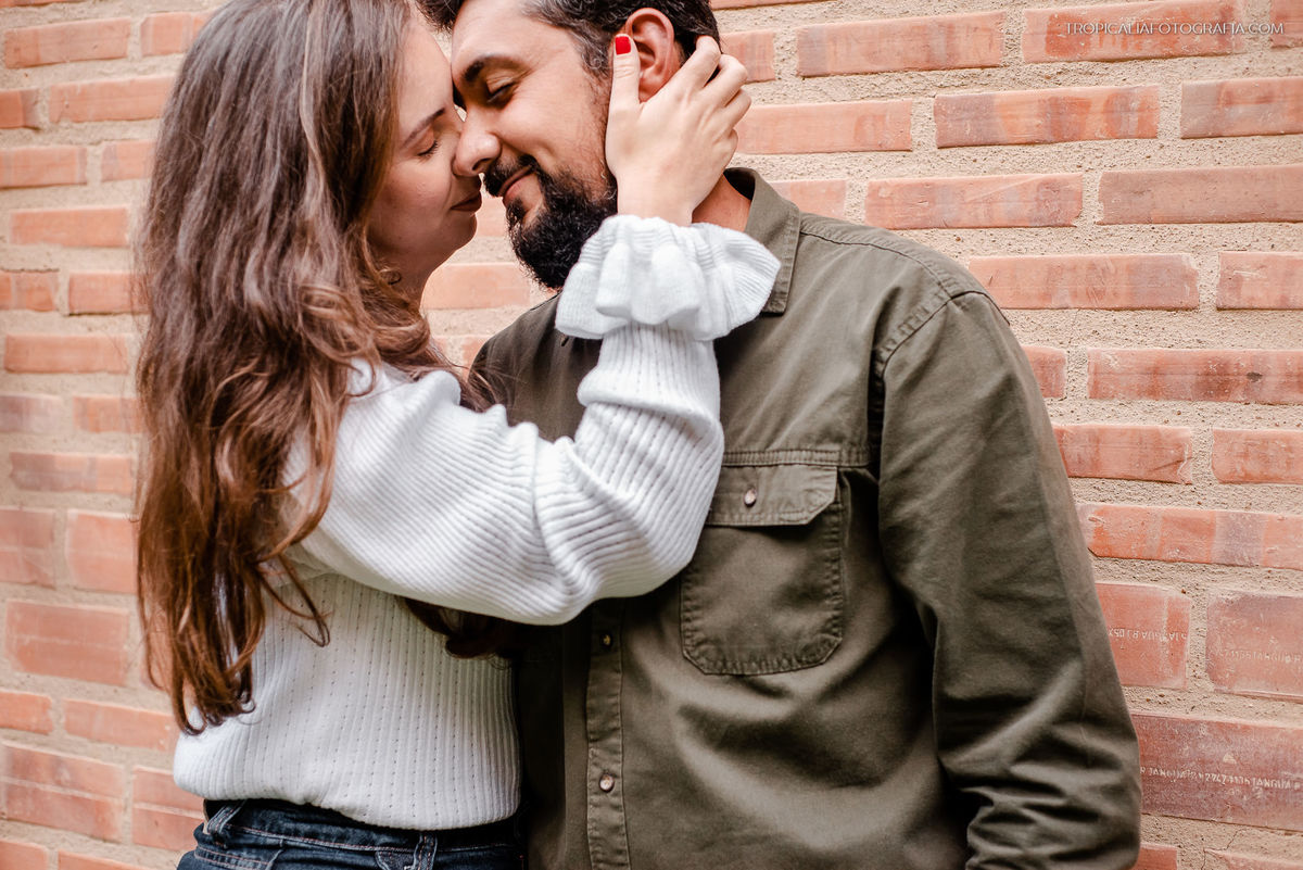 Fotografo Nova Friburgo. Ensaio de casal life-style. Fotografia Espontânea. Sessão pre-wedding. casal tendo um bom momento juntos
