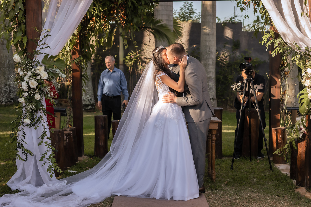 decoração, noiva, vetido, paulo cravitto, fotografo de casamento, fotografo em sorocaba, noiva, making of noiva, making of noivo, casamento  no campo, casamento ao ar livre, 