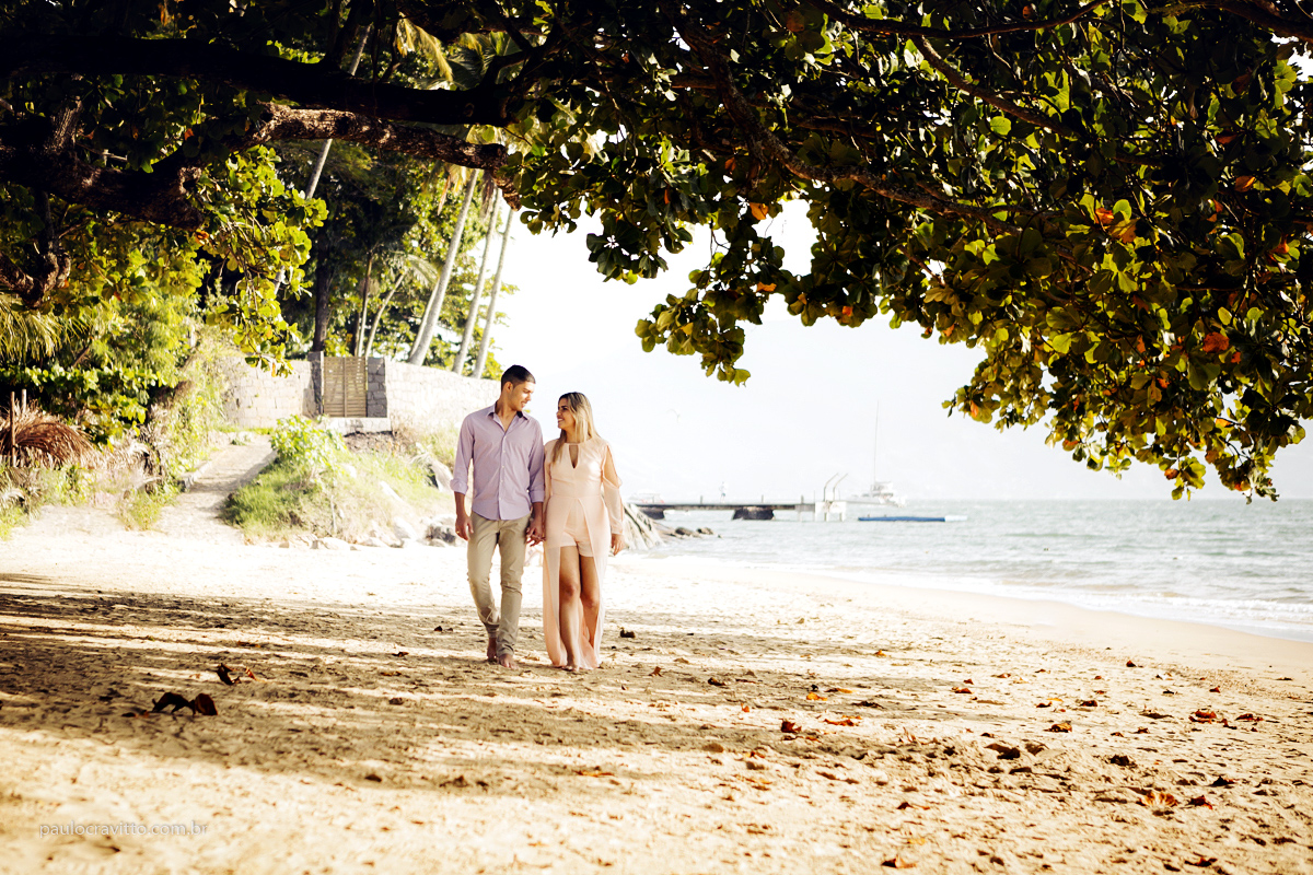 ensaio na praia, ilha bela, sao sebastião, ensaio casal, pre wedding, fotojornalismo, paulo cravitto, fotografia na praia,