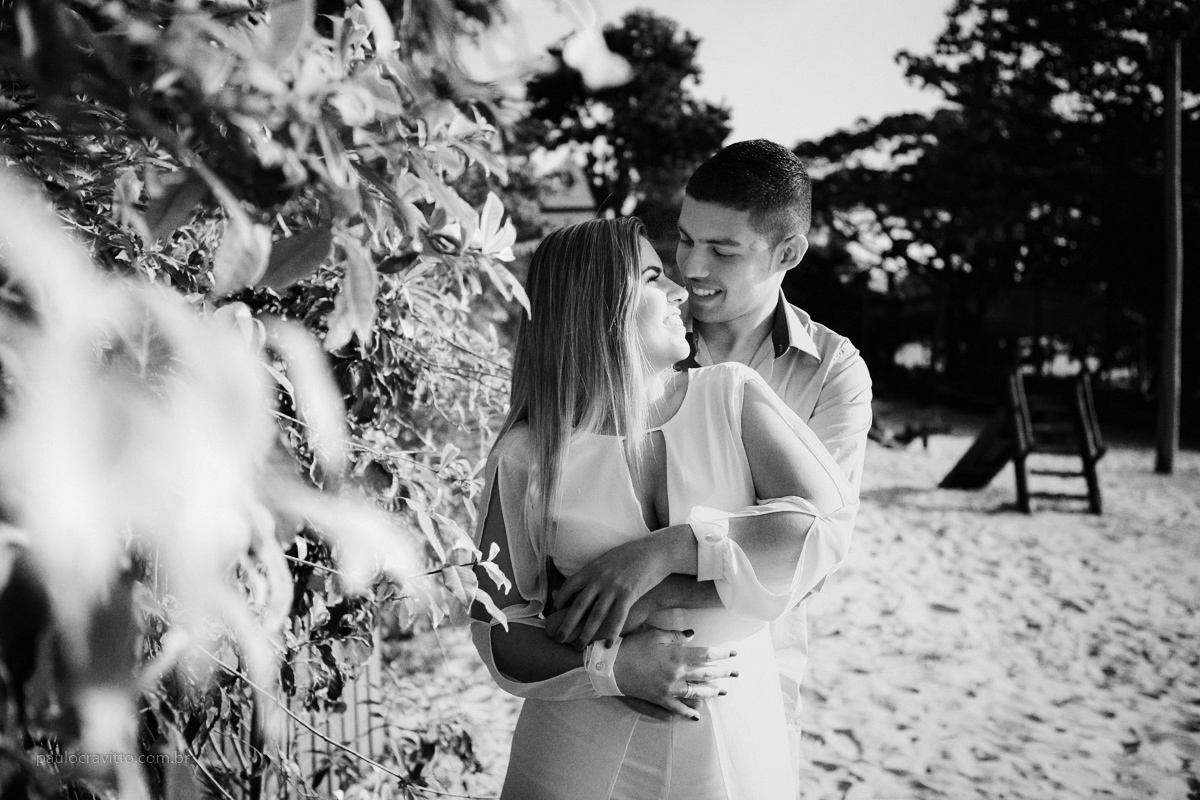 ensaio na praia, ilha bela, sao sebastião, ensaio casal, pre wedding, fotojornalismo, paulo cravitto, fotografia na praia,