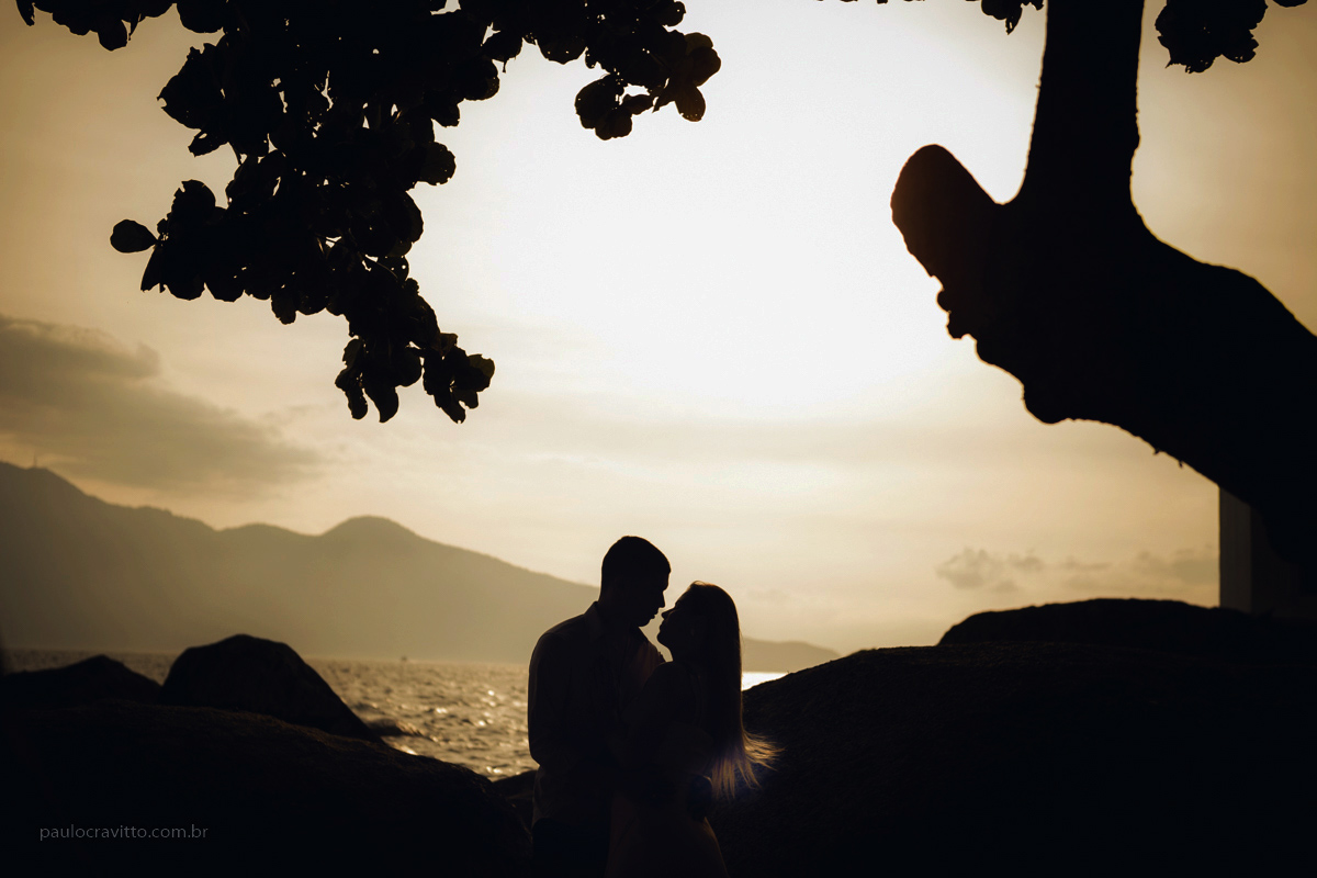 ensaio na praia, ilha bela, sao sebastião, ensaio casal, pre wedding, fotojornalismo, paulo cravitto, fotografia na praia,