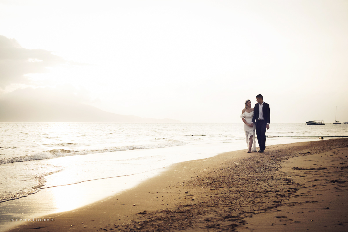 ensaio na praia, ilha bela, sao sebastião, ensaio casal, pre wedding, fotojornalismo, paulo cravitto, fotografia na praia,