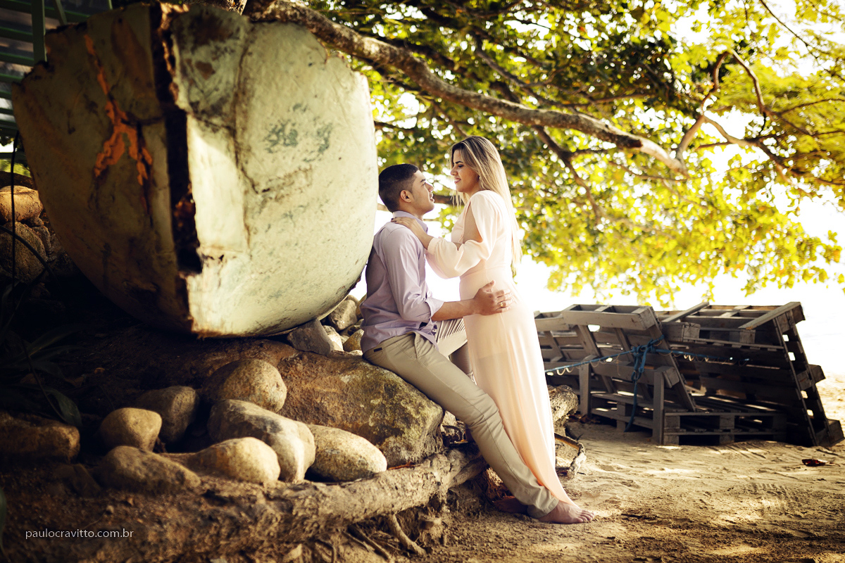 ensaio na praia, ilha bela, sao sebastião, ensaio casal, pre wedding, fotojornalismo, paulo cravitto, fotografia na praia,