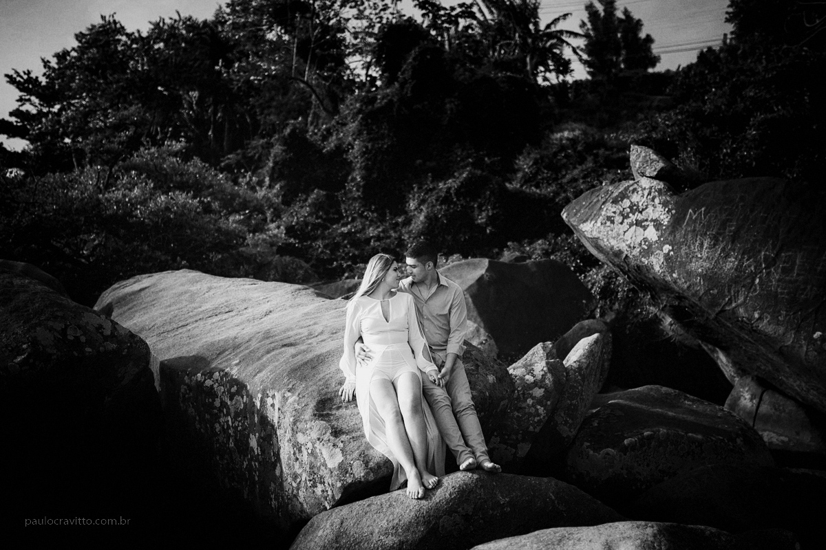 ensaio na praia, ilha bela, sao sebastião, ensaio casal, pre wedding, fotojornalismo, paulo cravitto, fotografia na praia,
