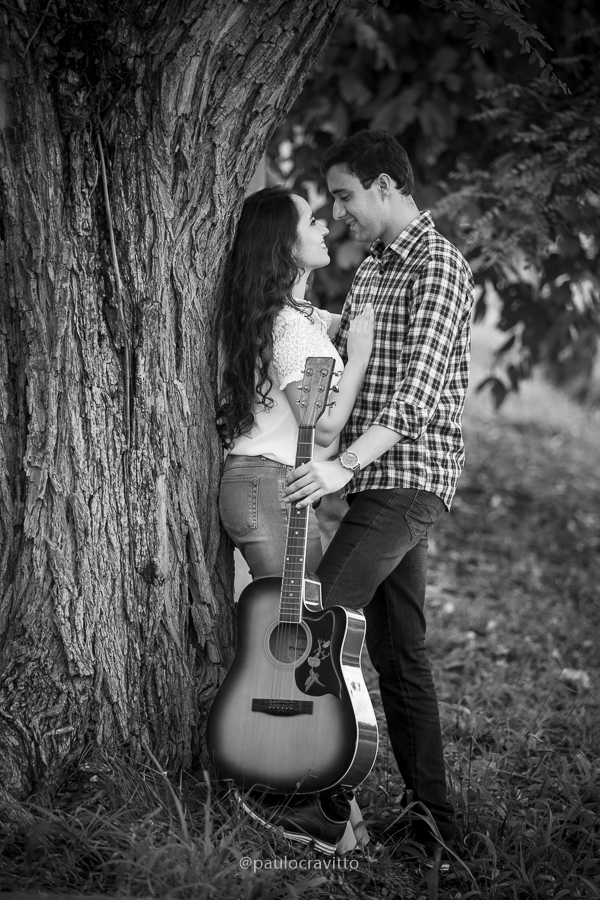 ensaio pre casamento; sao roque, pre wedding; noivos; paulo cravitto; ensaio no interior;  ensaio no campo;  estação de trem. estação de sao roque; paulo cravitto fotografia