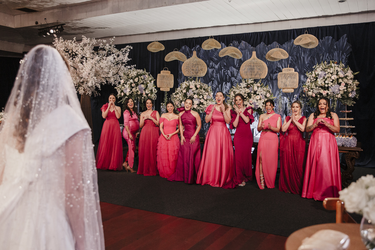 First Look Noiva com as madrinhas