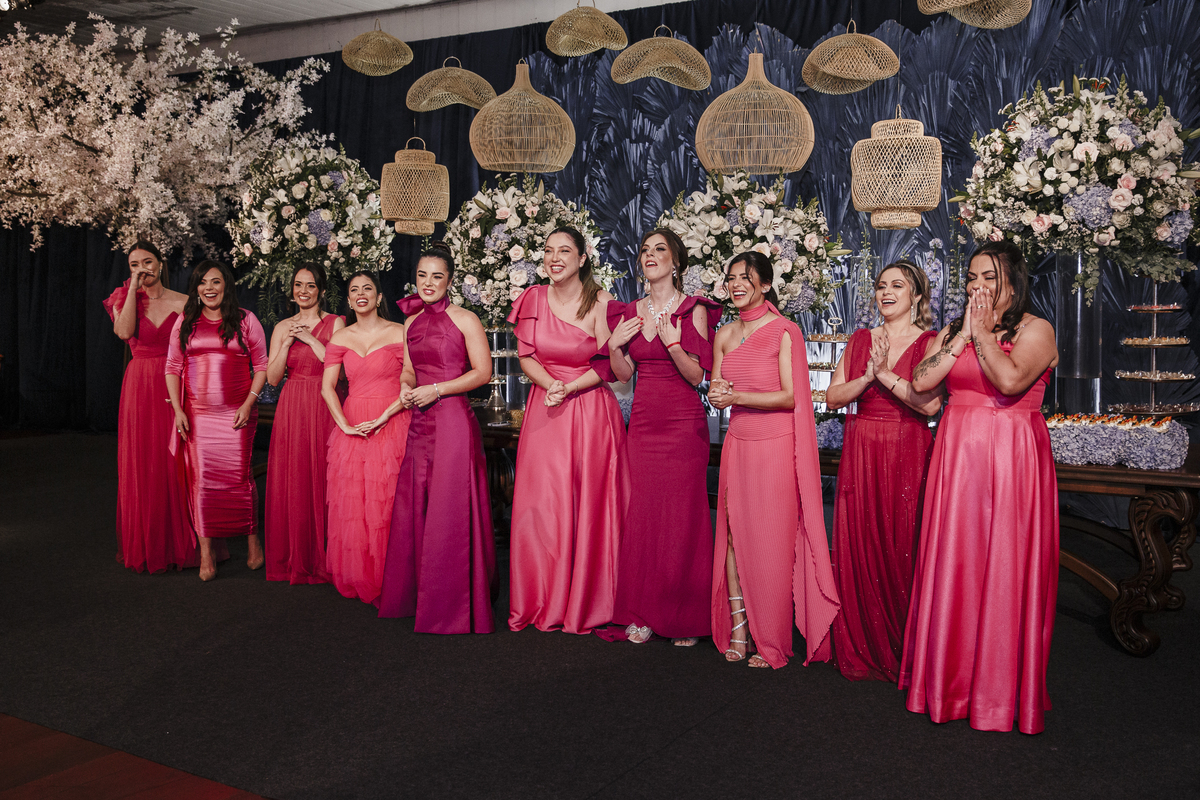 First Look Noiva com as madrinhas