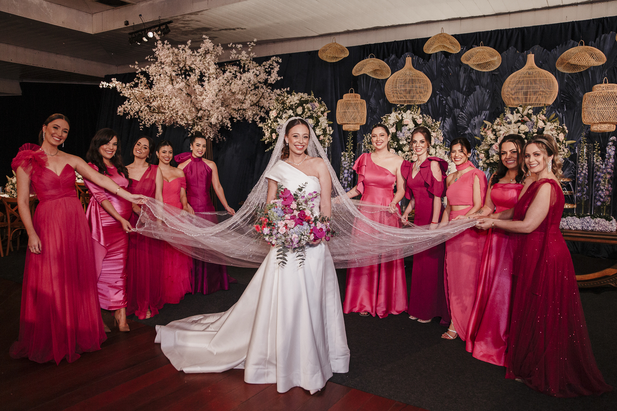 First Look Noiva com as madrinhas