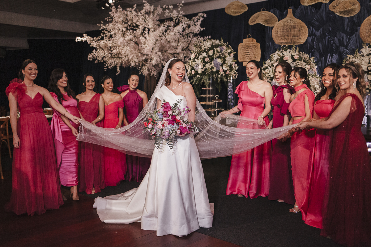 First Look Noiva com as madrinhas