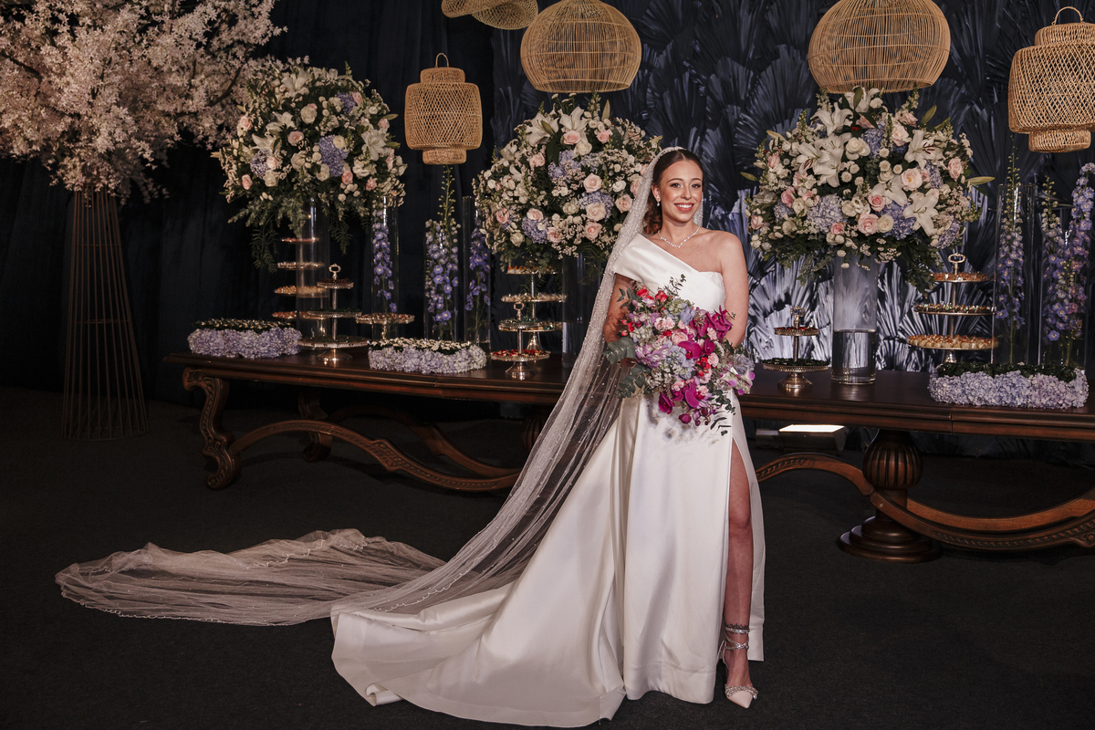 Noiva e decoração do casamento