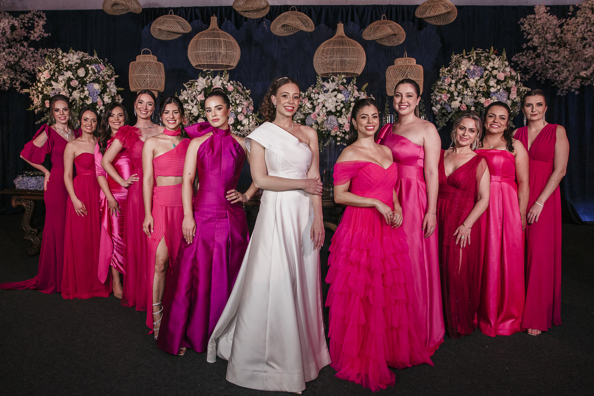 Foto noiva com as madrinhas